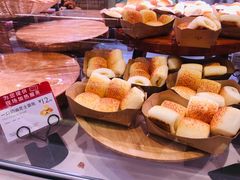 一口奶油芝士面包-巴黎贝甜(华堂新辰汇店)