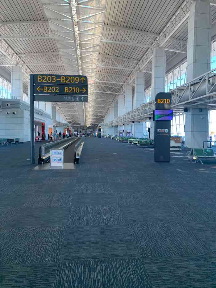 广州白云国际机场-t1航站楼-"一百字对于一个沉默寡言的人来说可能比