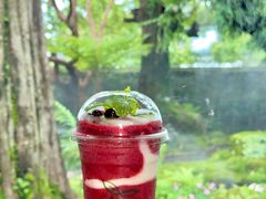 -Chom Cafe and Restaurant