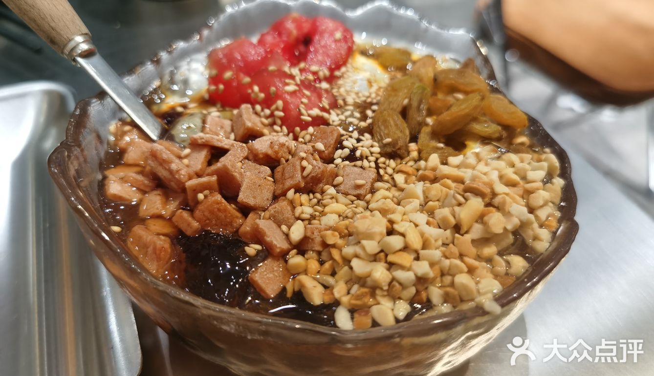 平平无奇的烧烤 不值得大家排队