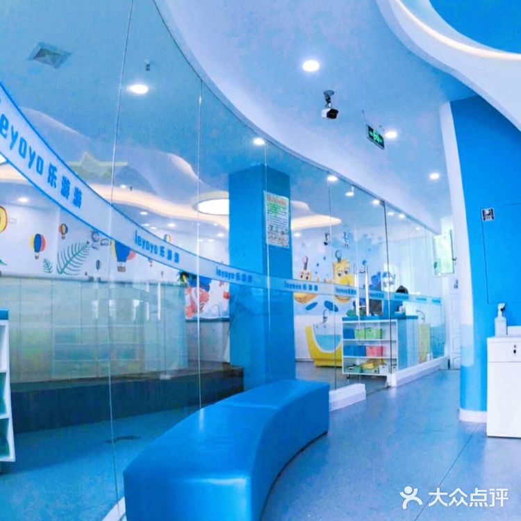 夏天带娃游泳吧！
