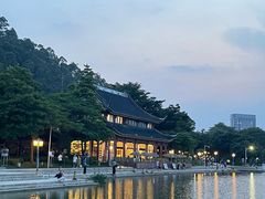 -新华书店(顺峰山公园店)