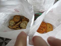 芝麻薄脆-上海哈尔滨食品厂(淮海中路店)