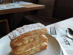 -ROAST coffee & eatery