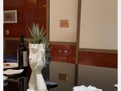 -大中华希尔顿酒店-念自助餐·嗨啤·小龙虾