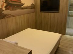 -西安大雁塔科技大学地铁站亚朵酒店