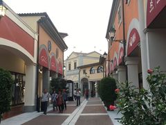 -佛罗伦萨小镇广佛名品奥特莱斯(疏港路店)