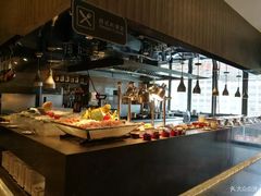 自助取餐区-深圳温德姆至尊酒店·大堂吧·户外花园