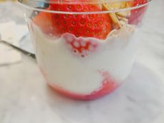 满满VC草莓蓝莓爆珠双皮奶冻杯-满记甜品(湖滨店)