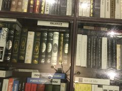 -钟书阁(松江泰晤士小镇店)