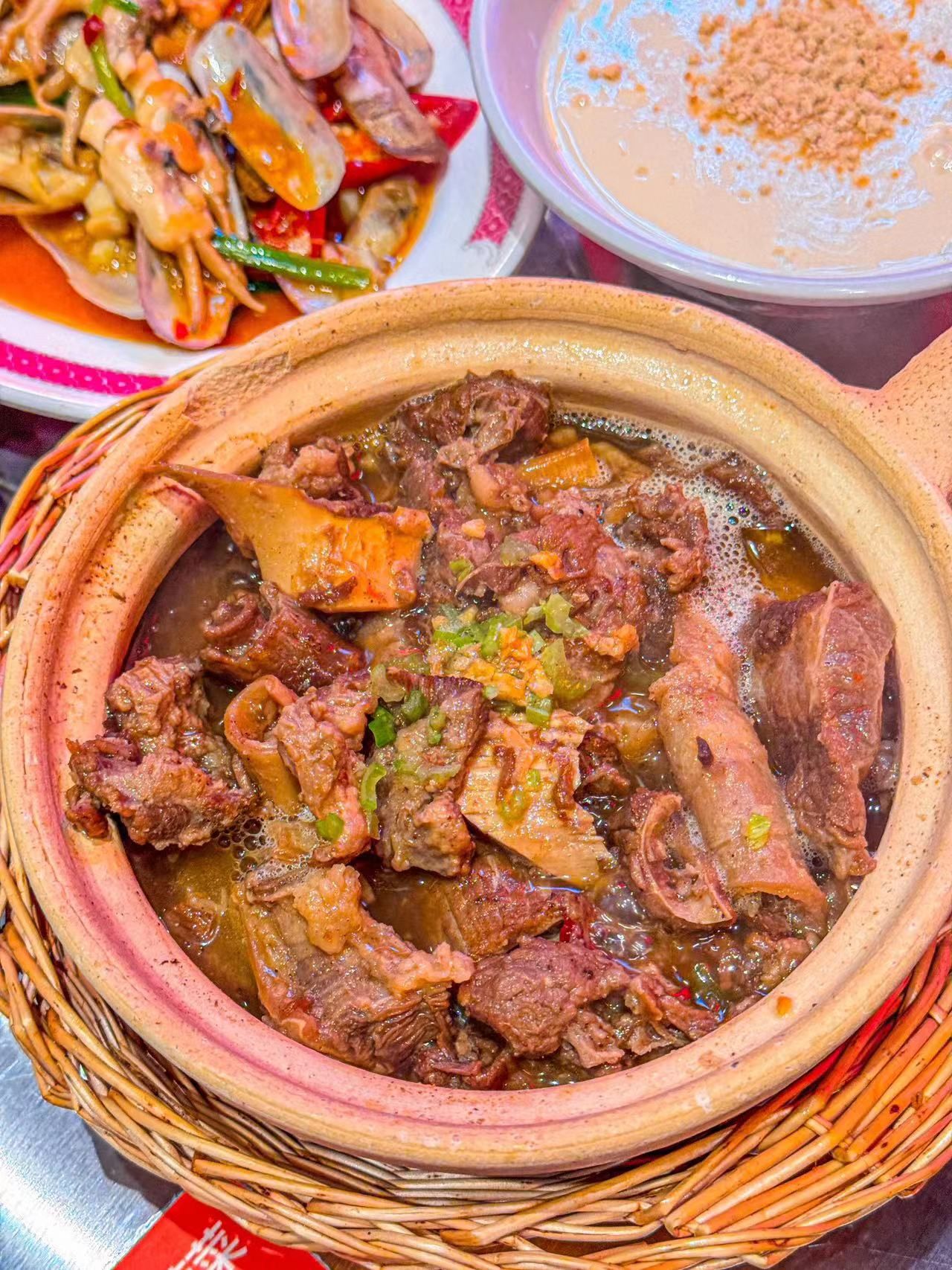 这碗沙茶牛肉牛腩双拼饭整个把我惊艳住了