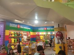 -m豆巧克力世界(上海世茂广场店)