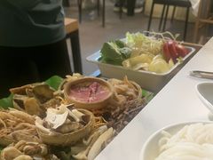 -菌海森林·非遗野生菌火锅(西山区滇池路摩根道店)