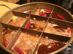 -江湖餐厅–重庆九宫格老火锅