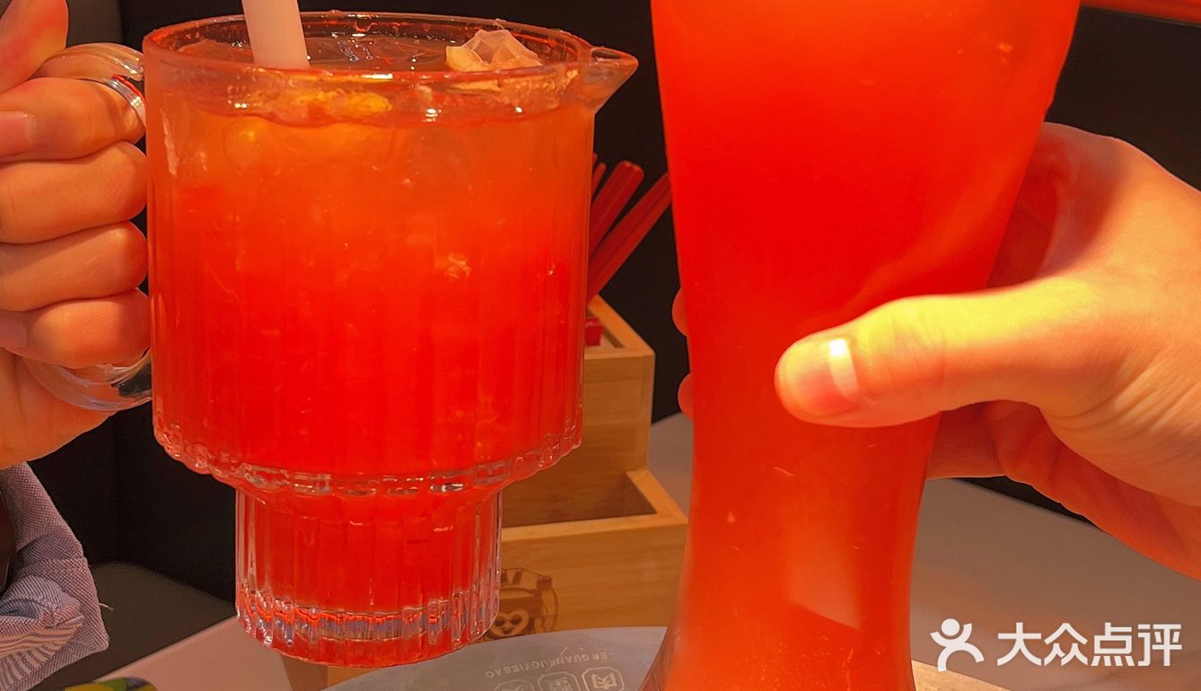 在学校门口可以吃到真么好吃的肉蟹煲了[流泪]