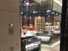 -广州万富希尔顿酒店·感趣自助餐厅·金秋蟹宴生蚝海鲜刺身烧烤