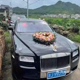 整理好一切，婚衣和红包等等，都准备好了