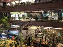 -瑞虹新天地月亮湾