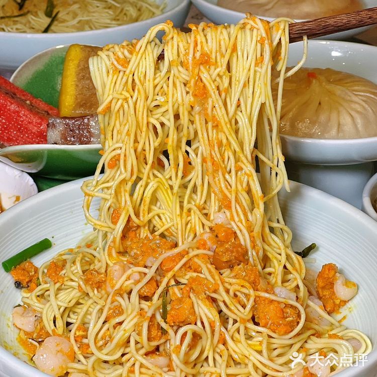 来上海，总要尝一尝这家蟹黄面！