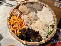 菌菇拼盘-尚尚仙·酸汤猪手·猪肚鸡火锅(华联万柳购物中心店)