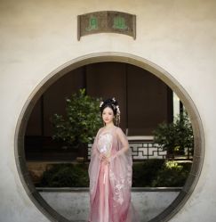 -一揽芳华汉服旗袍体验馆(拙政园店)