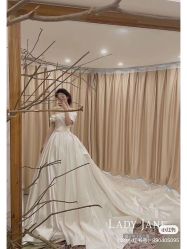-Lady  Jane高端婚纱礼服馆