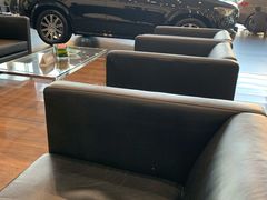 -天津波士信达奔驰4S店(卫津南路店)