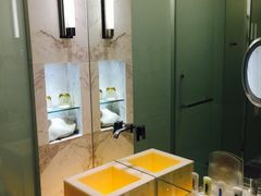 -上海滴水湖皇冠假日酒店