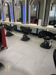 -丁和李朴美发沙龙