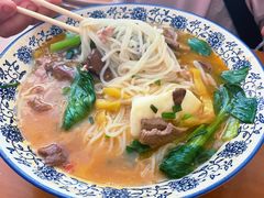 -邱芳粉店(迎宾大道旗舰店)