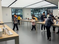 -华为授权体验店(中山公园来福士)