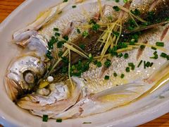 清蒸白鱼-品鲜村农家菜·阳澄湖大闸蟹(总店)