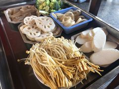 -九尺赵老四鲜鹅肠火锅