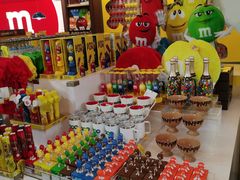 -m豆巧克力世界(上海世茂广场店)