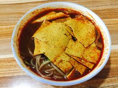 红油米线-老字号杨坡红油米线腊汁肉夹馍(东四道巷店)