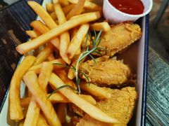 美式风味炸鸡翅配薯条-MIKAKU(万达广场上海宝山店)