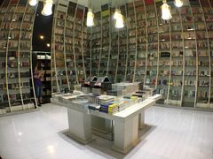 -钟书阁(松江泰晤士小镇店)