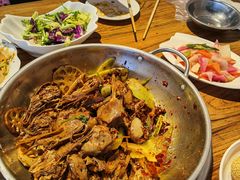 主打的干锅鸭头-安诚居干锅鸭头(八角店)