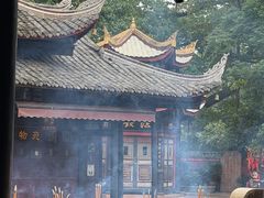-峨眉山报国寺
