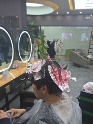 -藤野造型烫染·漂发