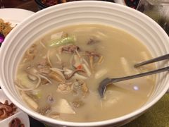-山珍王国·云南野生菌石锅鱼