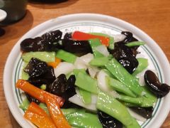 -云海肴·汽锅鸡·云南菜(天山百盛优客店)