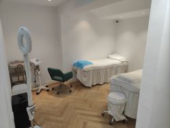 -EMILY艾枚莉美甲美睫·美颜·现磨咖啡