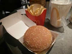 -麦当劳(中山公园龙之梦店)