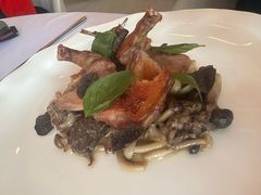 烟熏乳鸽配云南菌菇-Jean Georges