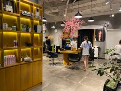 -时尚殿堂明星门店