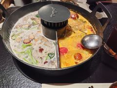 鸳鸯锅-山缓缓火锅(上海闵行龙湖店)