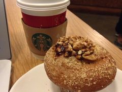 brewed&nbsp;coffee,&nbsp;太妃榛果muffin-星巴克(武康路店)