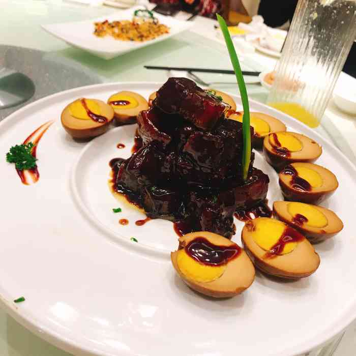 圆苑(上海广场店)-"这是目前我吃过的最好吃的本帮菜了～红烧肉.