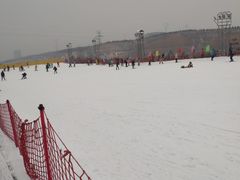 -采薇庄园四季滑雪场